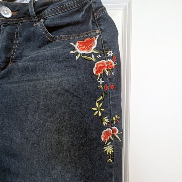 Absolutely Famous Skinny Jeans Size 8 - Picture 2 of 5